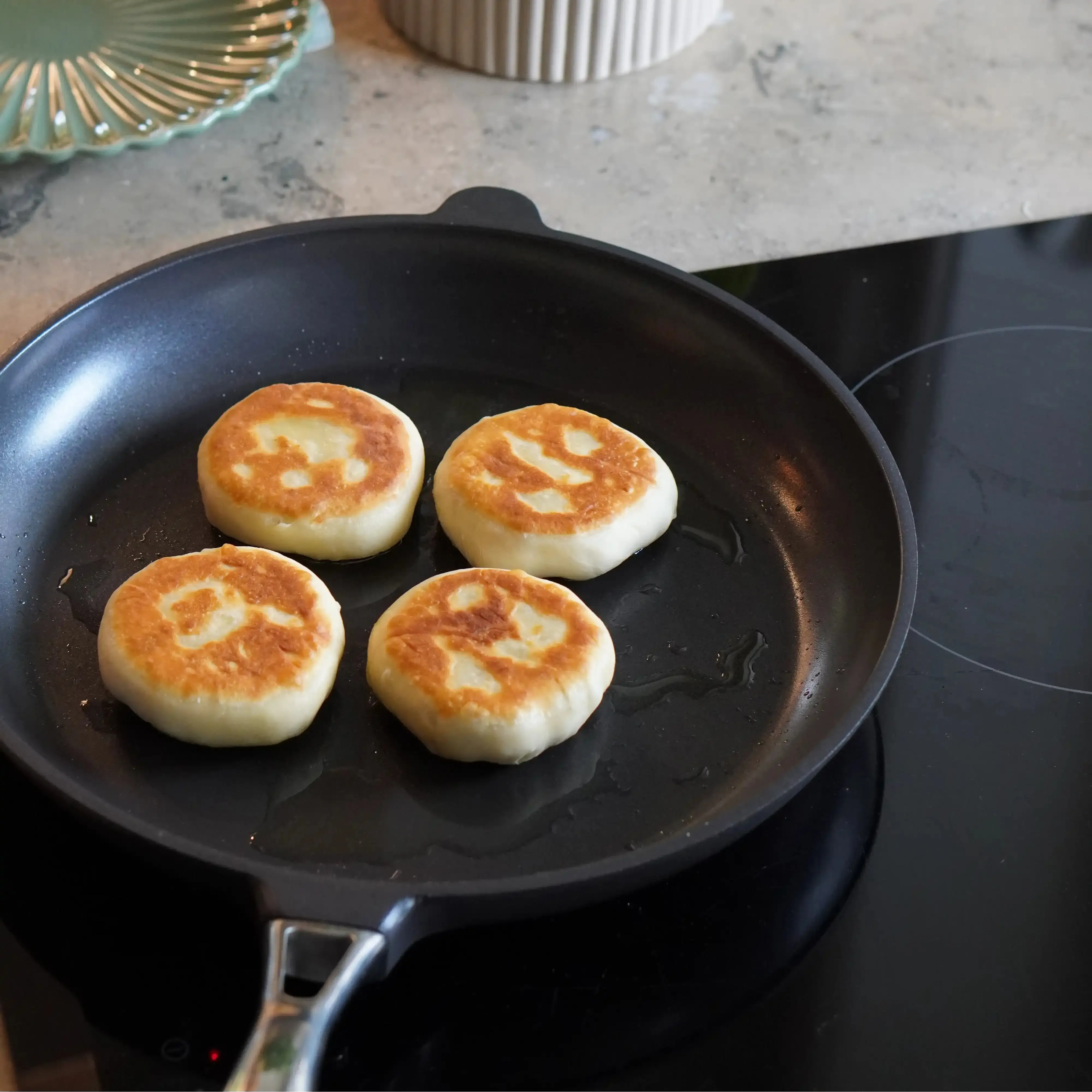 OnePan 30 cm – rymlig stekpanna med jämn värme och krispig stekyta varje gång.
