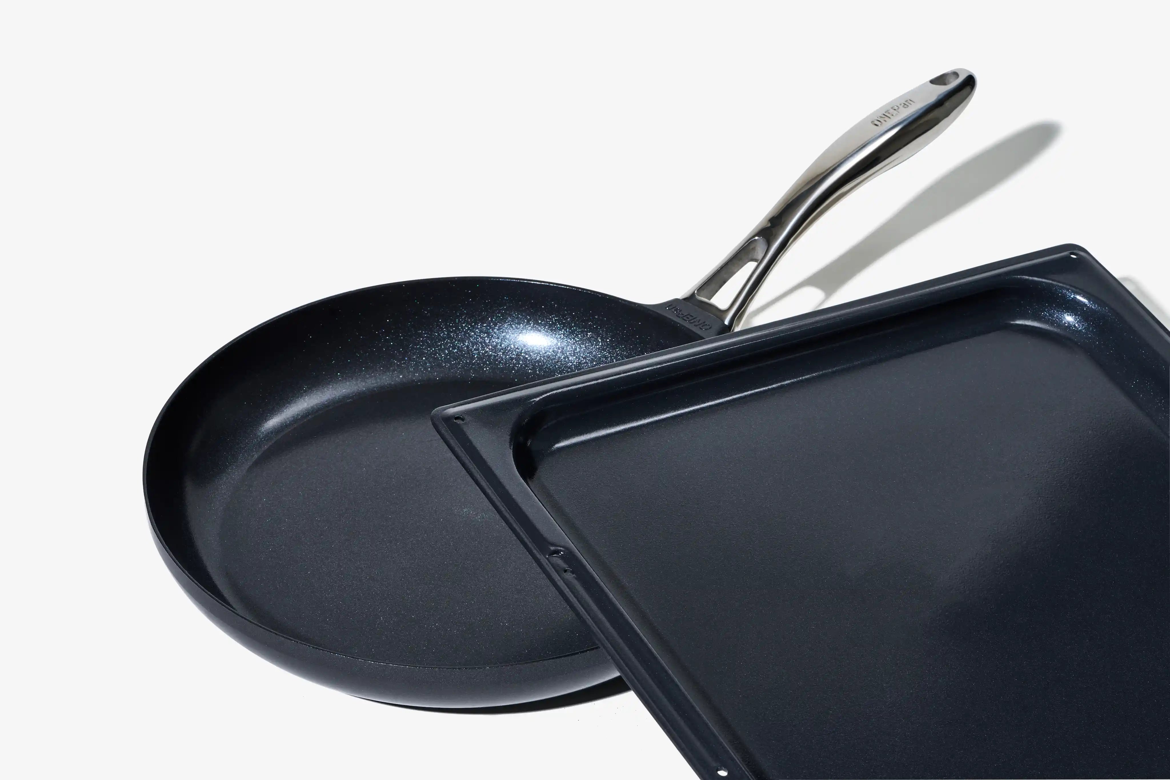 OneSheet och OnePan 28 kit – PFAS-fria köksfavoriter för stekning, bakning och snabba vardagsrätter.