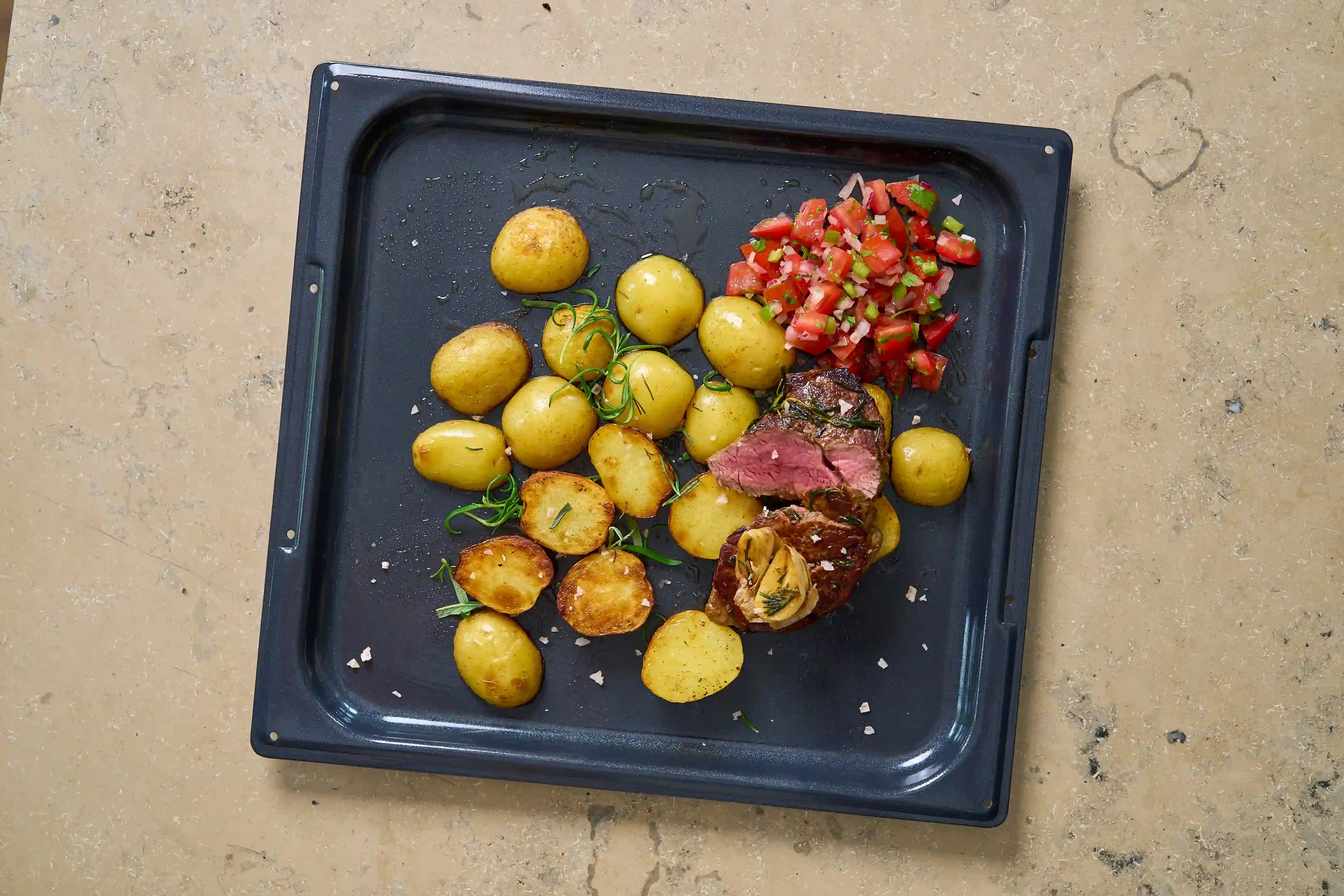 OneSheet set – svenskdesignade plåtar som ger krispiga resultat på halva tiden.