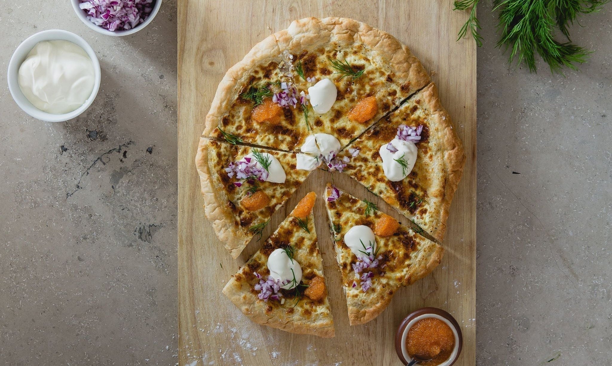 Pizza med krispiga kanter