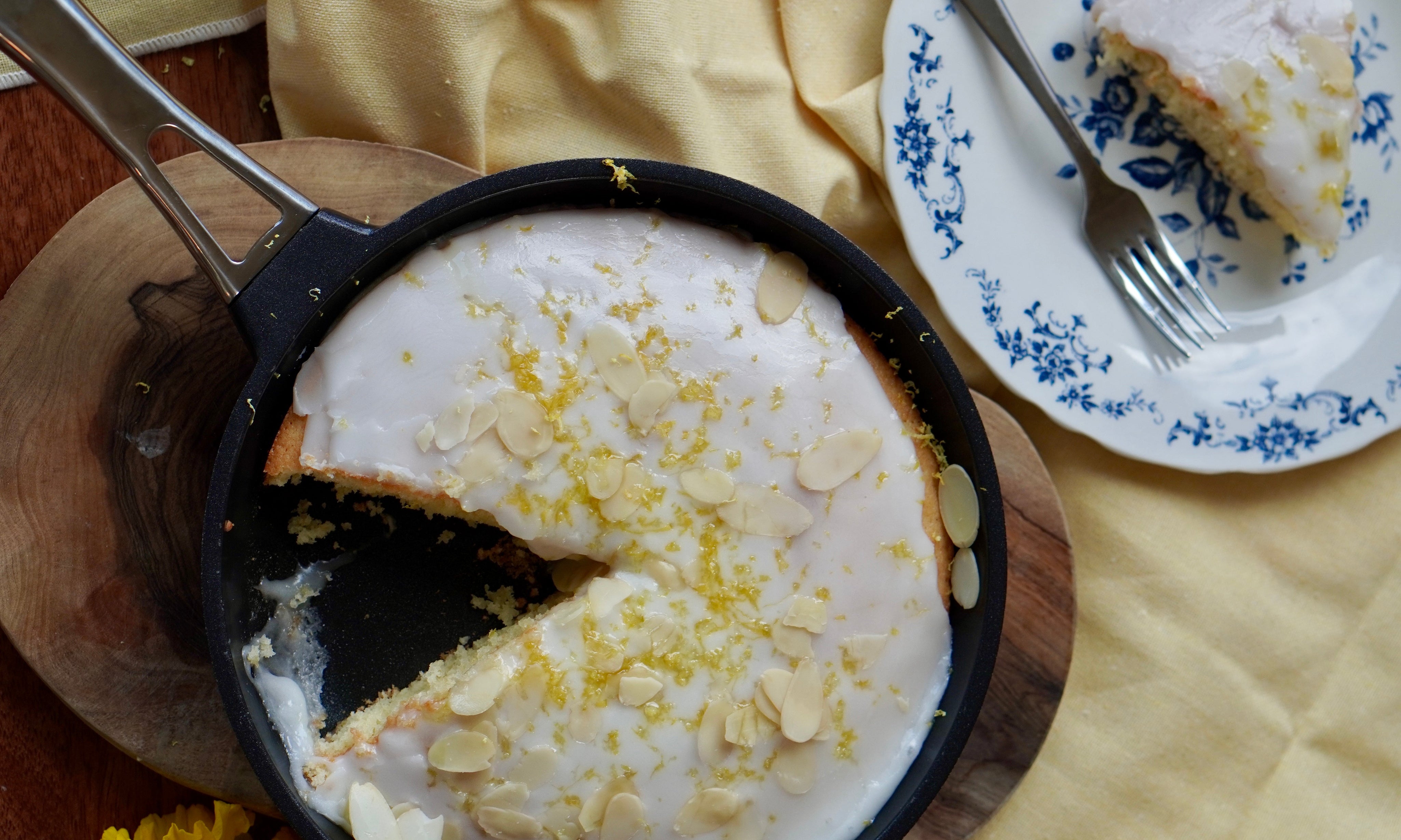 Citron- och mandelkaka med glasyr – i en OnePan