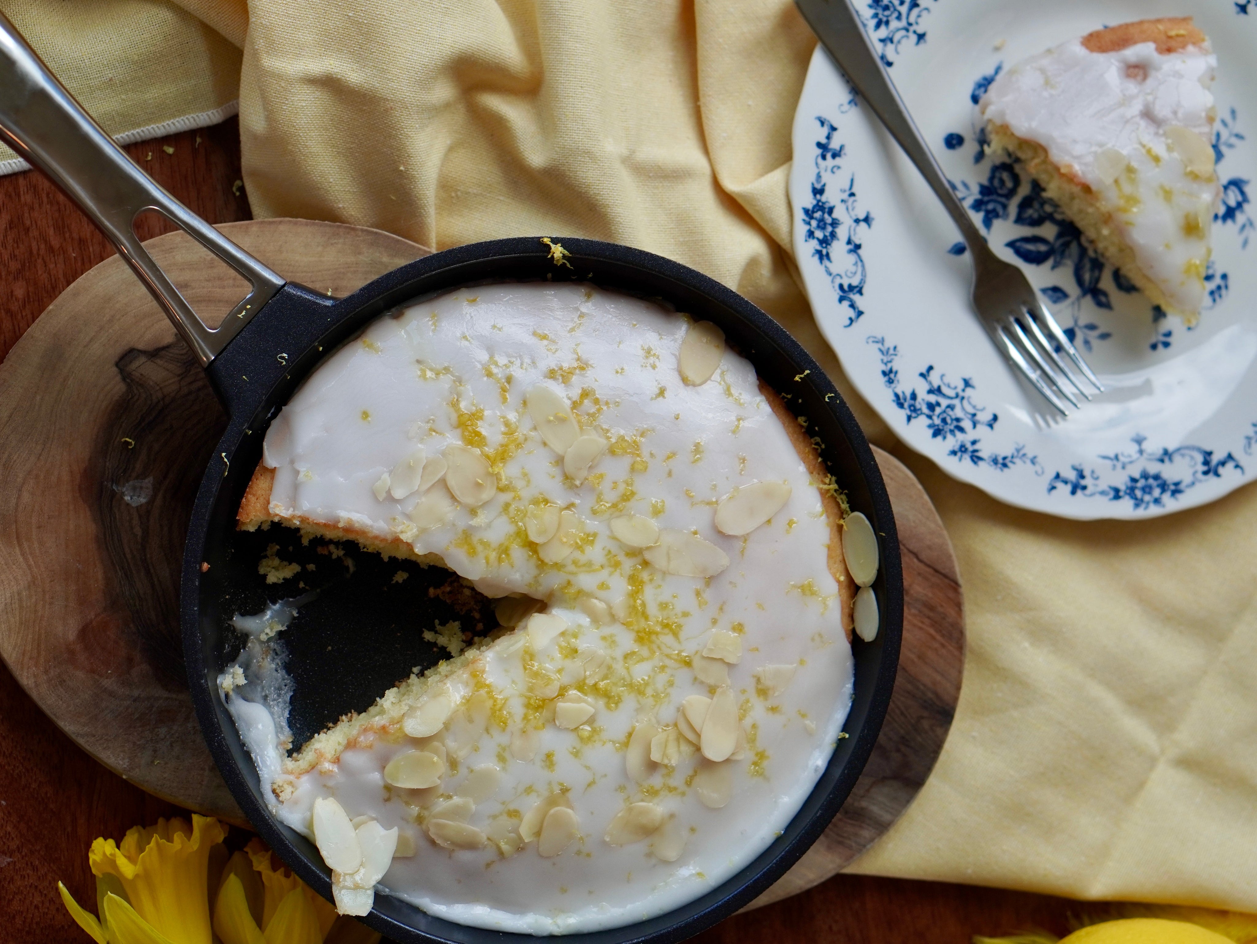 Citron- och mandelkaka med glasyr – i en OnePan