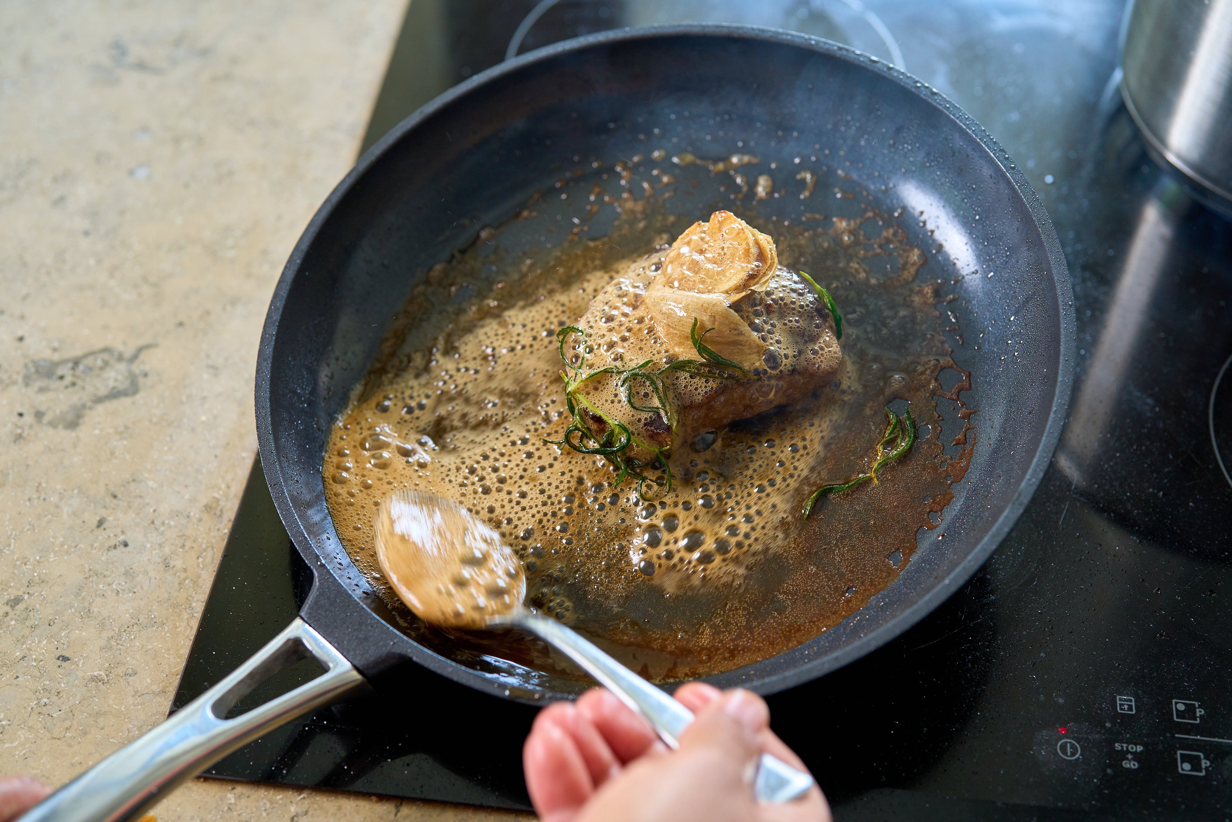 Bemästra konsten att bryna kött med dessa proffstips