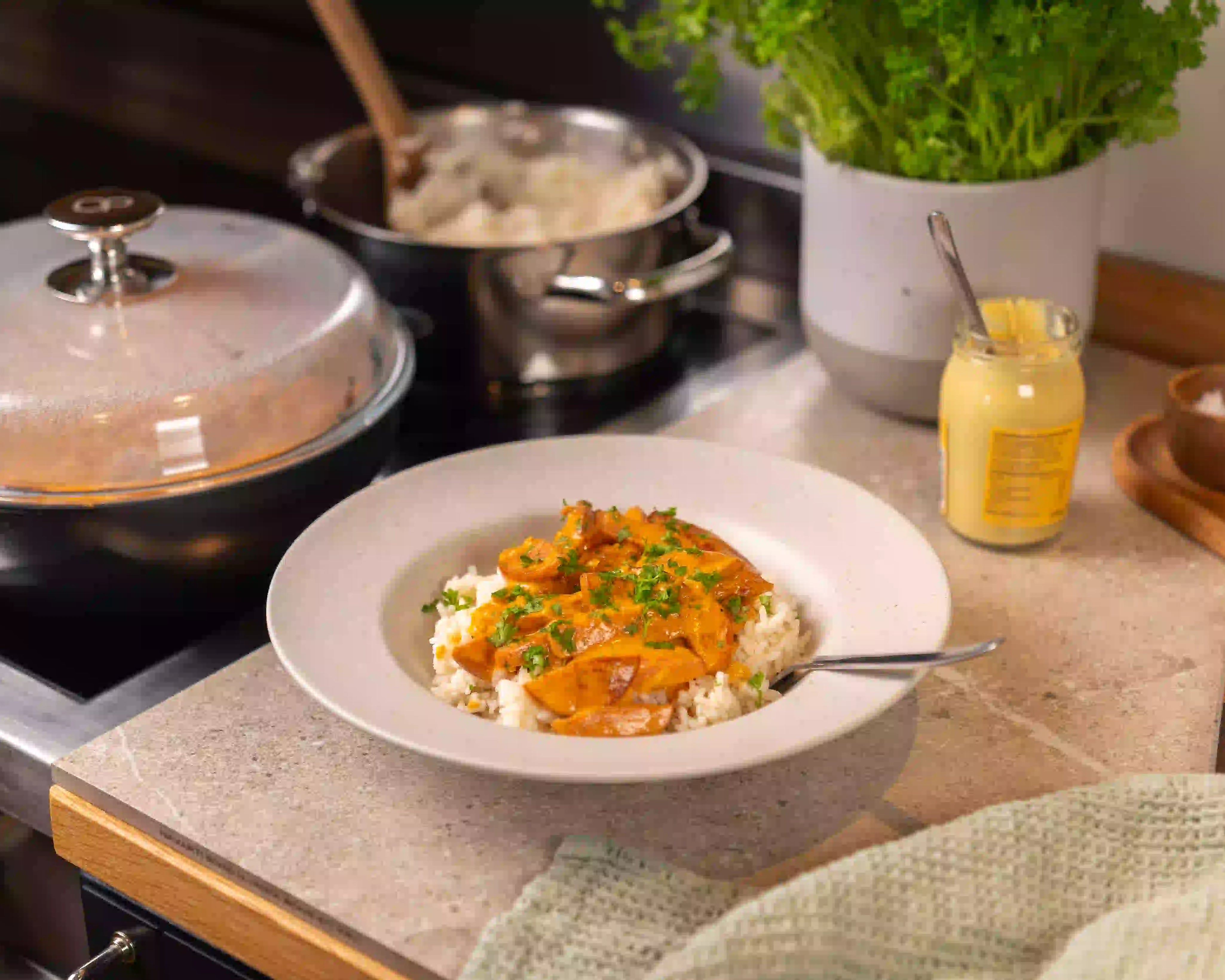Korvstroganoff med ris – enkelt och krämigt recept