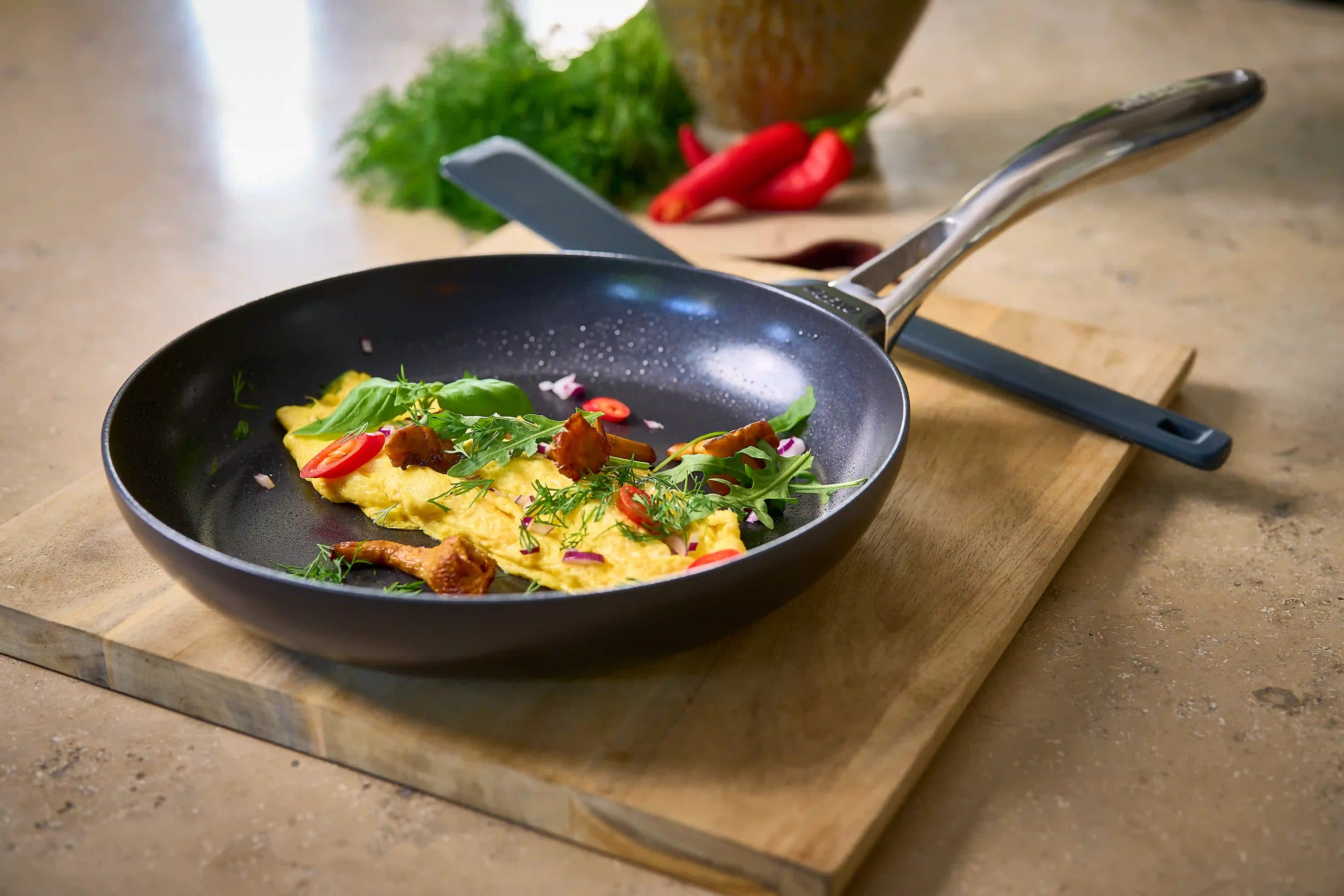 OnePan 24 cm – PFAS-fri non-stick stekpanna perfekt för ägg, grönsaker och mindre rätter.