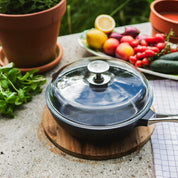 OnePan med lock – behåll saftigheten och värmen för perfekt resultat varje gång.