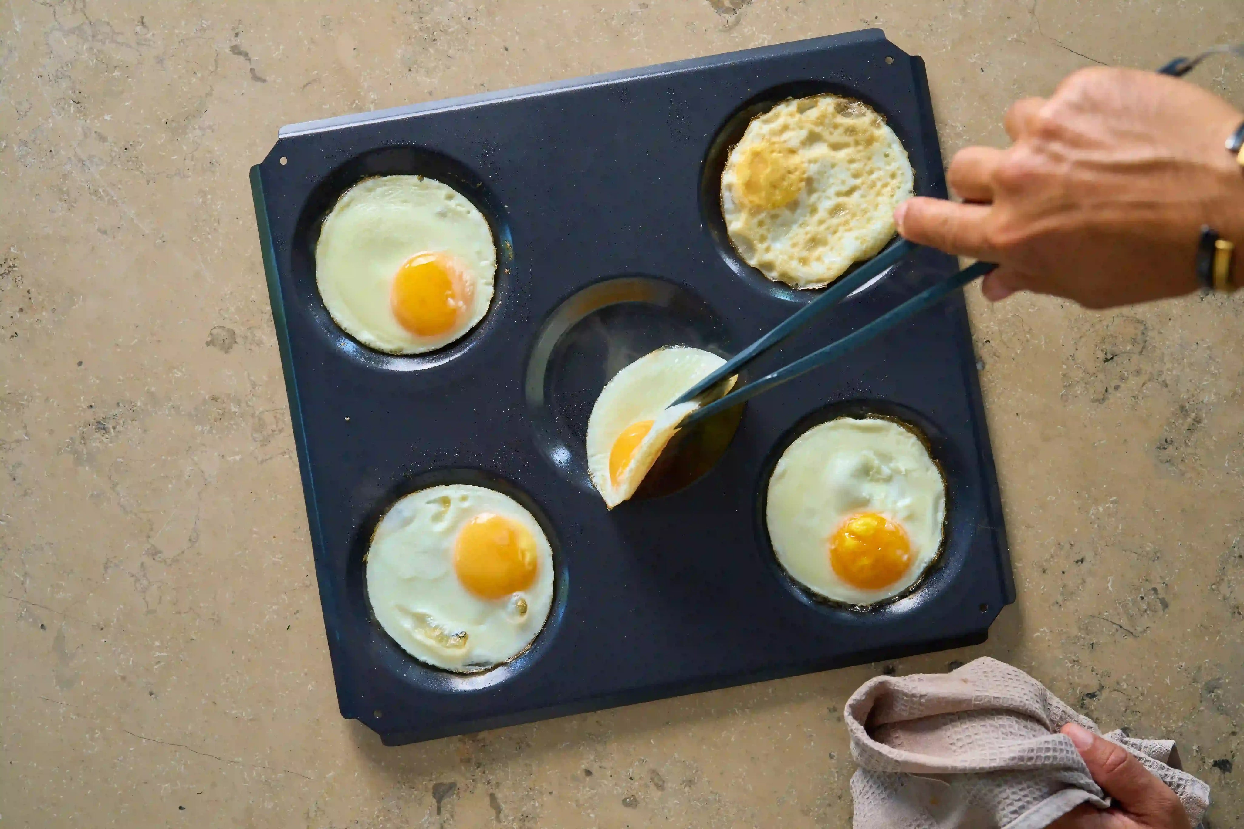 OneForm – perfekt för att steka ägg i ugnen utan att något fastnar.