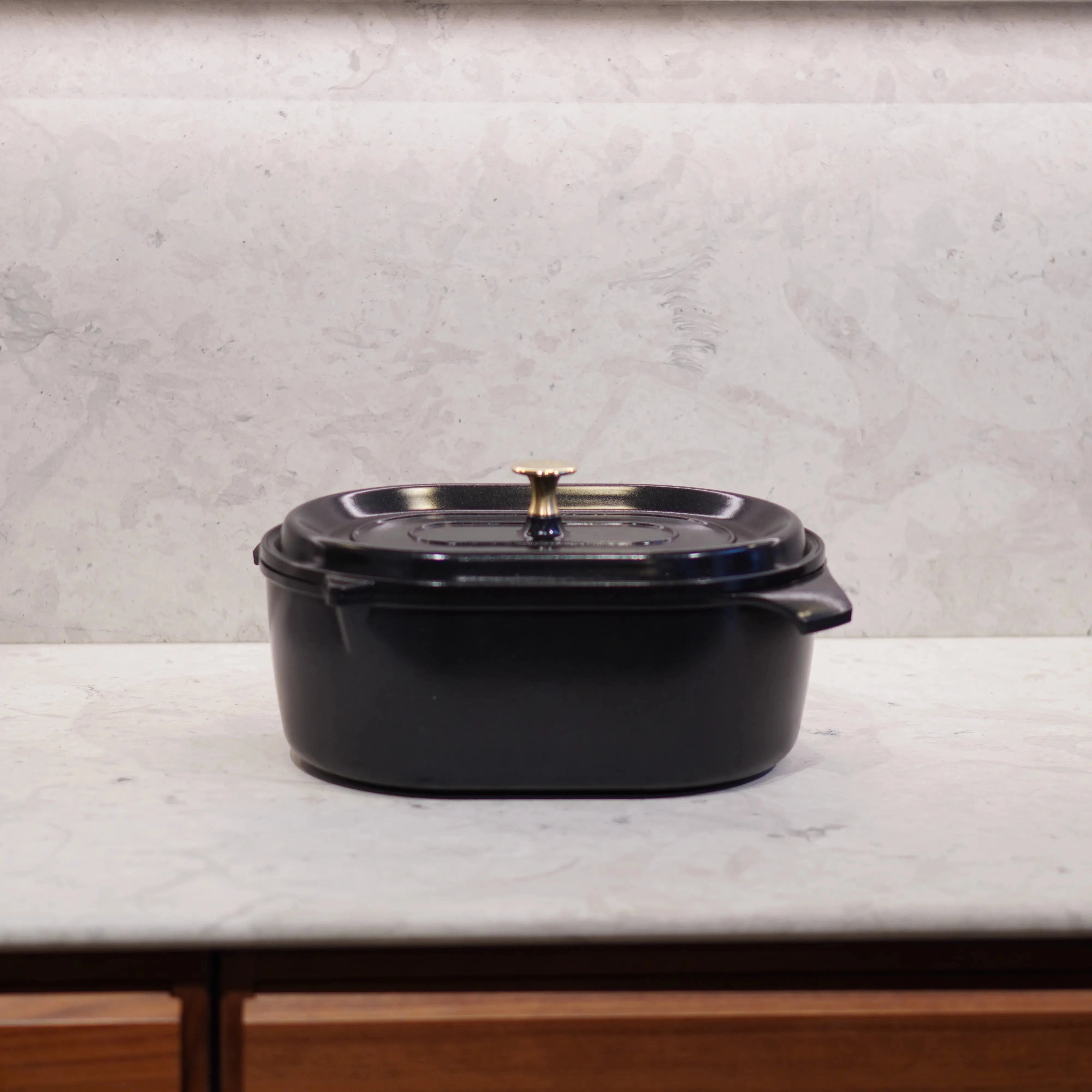 OnePot gryta – skandinavisk design möter smart funktion.