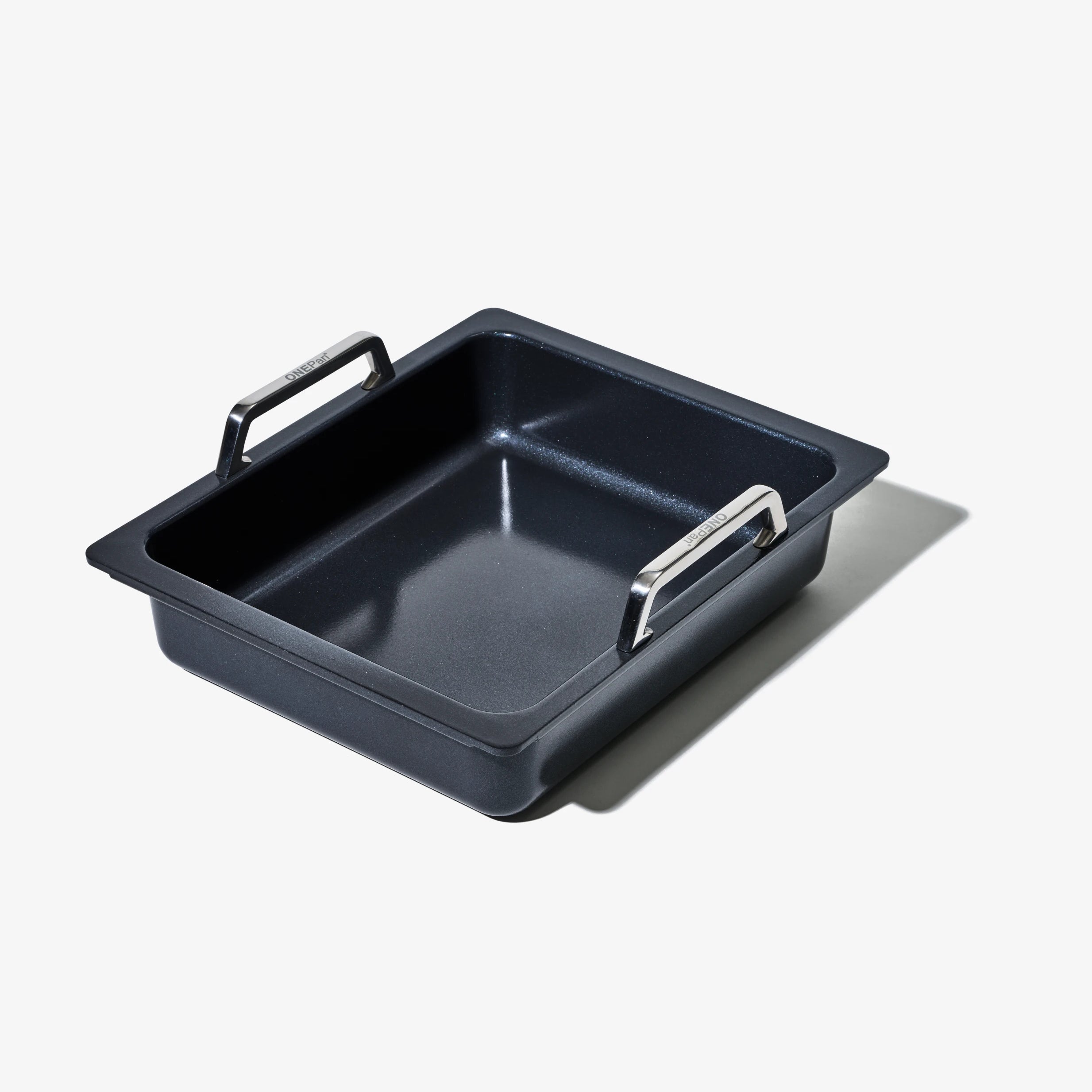 OneServe – PFAS-fri stekform som fungerar på spis och i ugn för allt från frukost till middag.